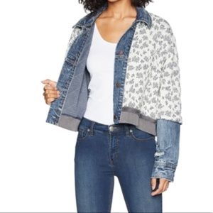 EUC FREE PEOPLE DITSY DENIM JACKET - RARE!💙